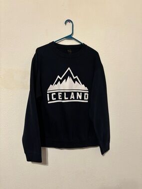 Iceland Graphic Crewneck Sweater - Black